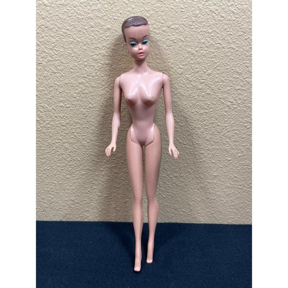 1962 BUBBLE CUT BARBIE/STRAWBERRY BLONDE-BLUE EYES VINTAGE 1960's MATTEL - Picture 2 of 6